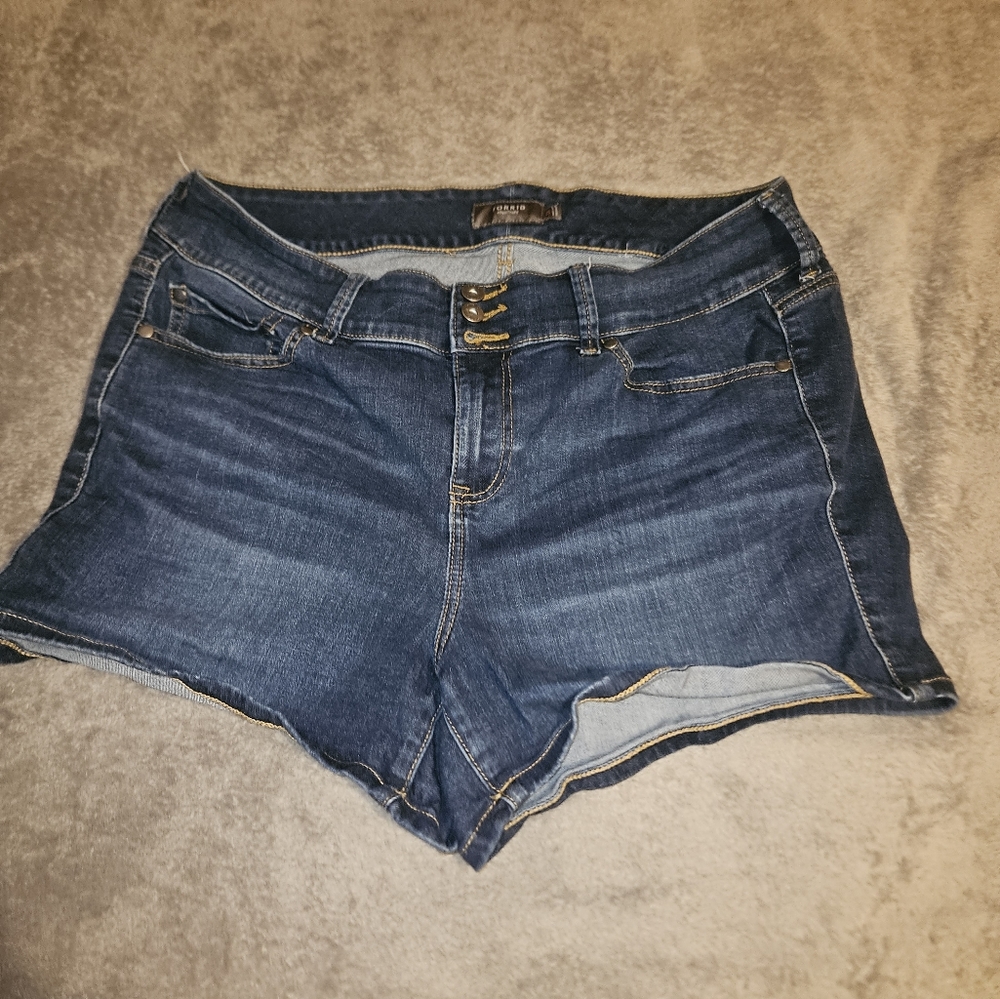 Torrid Denim Shorts sz 18
